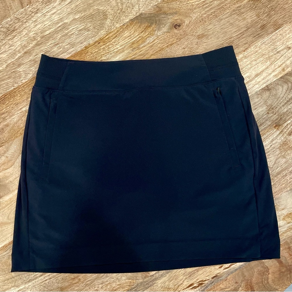Athleta BROOKLYN MID RISE 16 SKORT